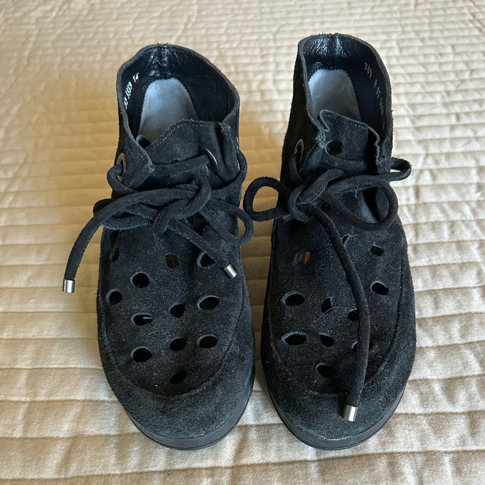 Robert Clergerie Black Suede Lace Up Wedge Shoes